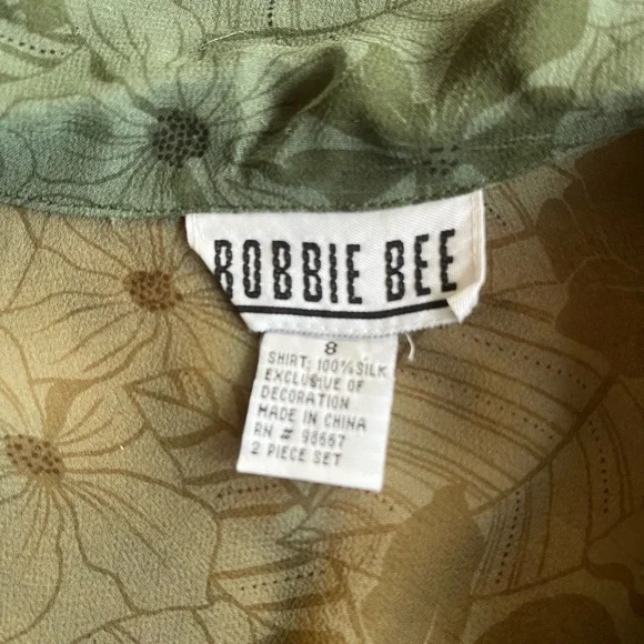 Robbie Bee Dark Green Floral Long Sleeve Dress - Picture 4 of 4